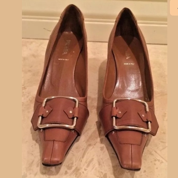 PRADA Camel Tan Leather Kitten Heel Pumps woman’s Sz EU-39.5 US-9 ITALY Nice! - Picture 3 of 9
